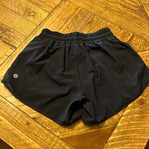 Lululemon Hotty Hot 2.5 inch Shorts